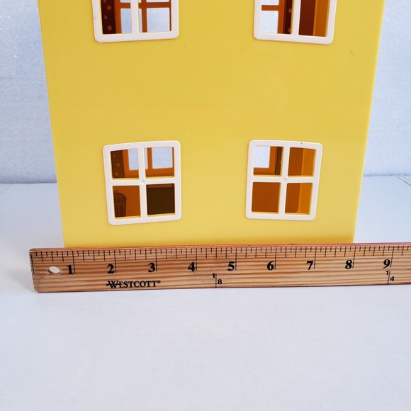 Peppa Pig House Set Toy with Mama Pig foldable Yellow and Red 12" tall - Picture 16 of 16